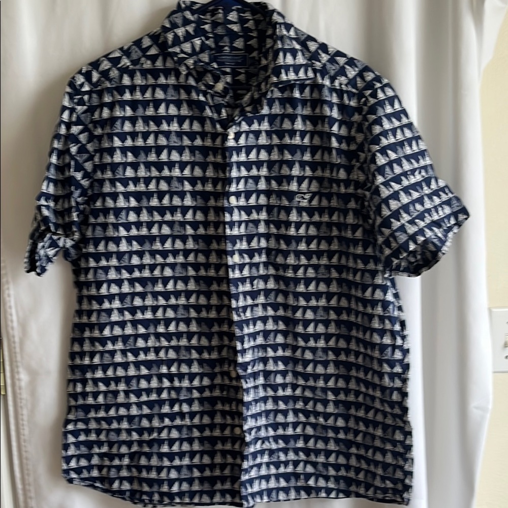 Vineyard Vines Blue and White Casual Button Down Shirt
